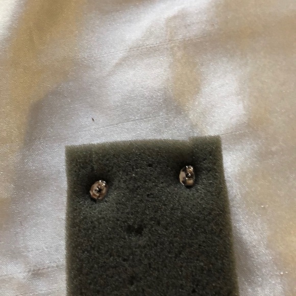 Silver pierced earrings - Picture 2 of 3